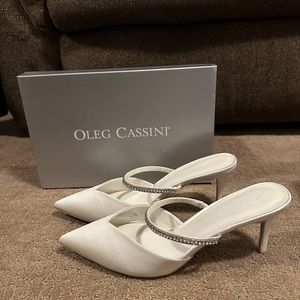 Oleg Cassini heels